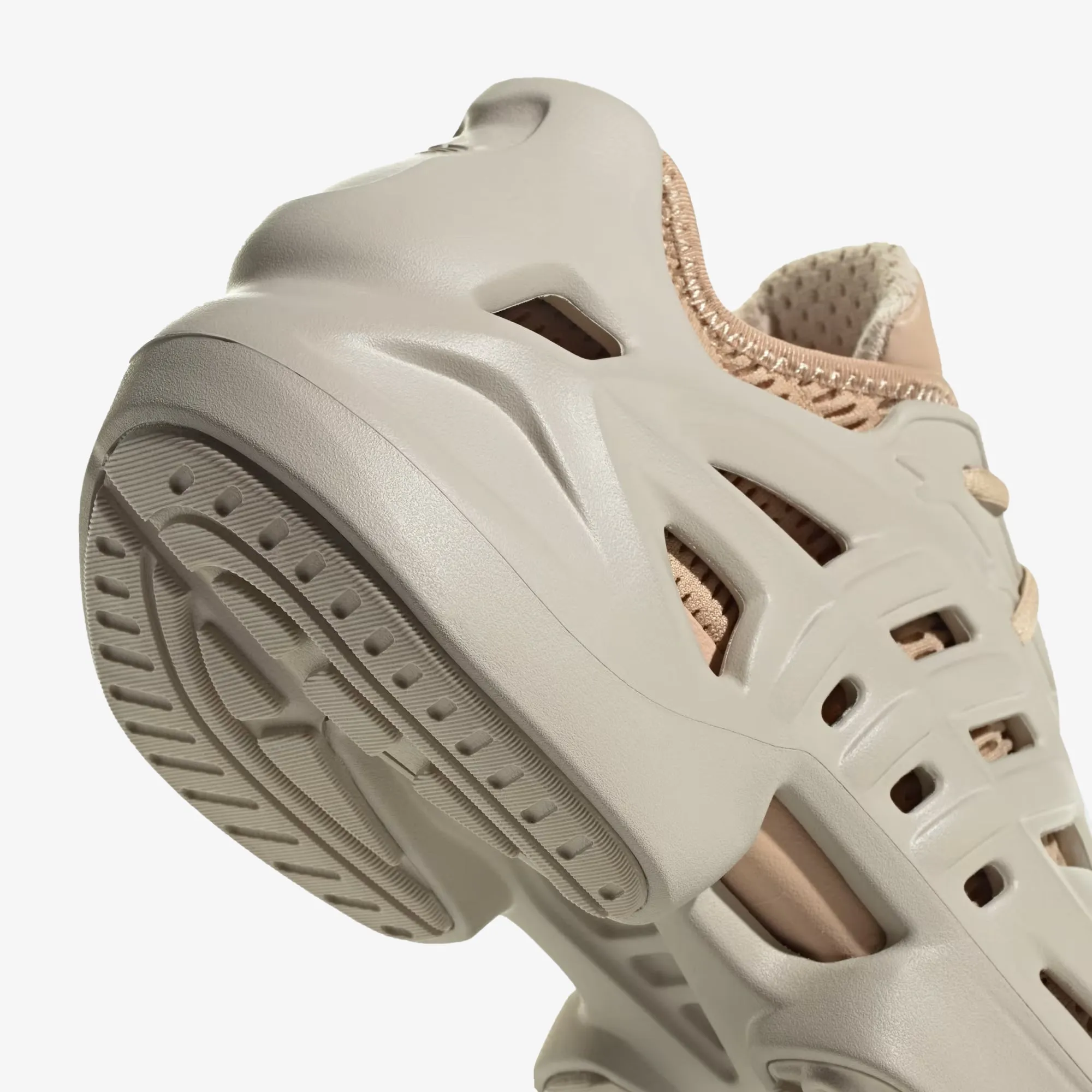 Adidas Originals | ADIFOM CLIMACOOL  { WONDER BEIGE/MAGIC BEIGE