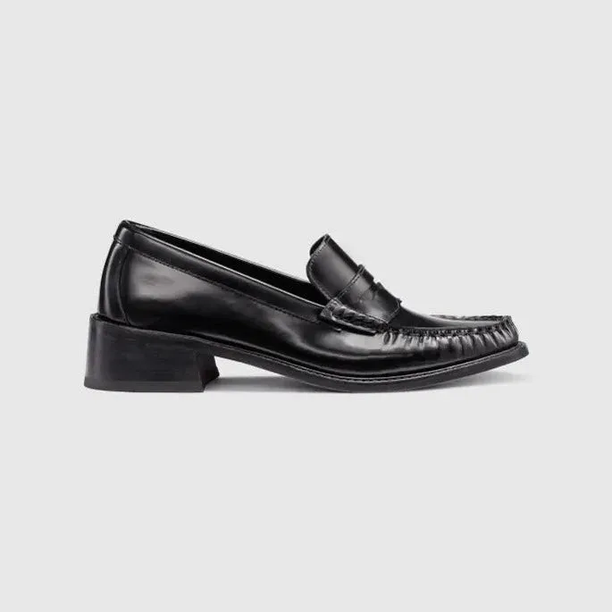 G.H. BASS WHITNEY HEEL LOAFER BLACK