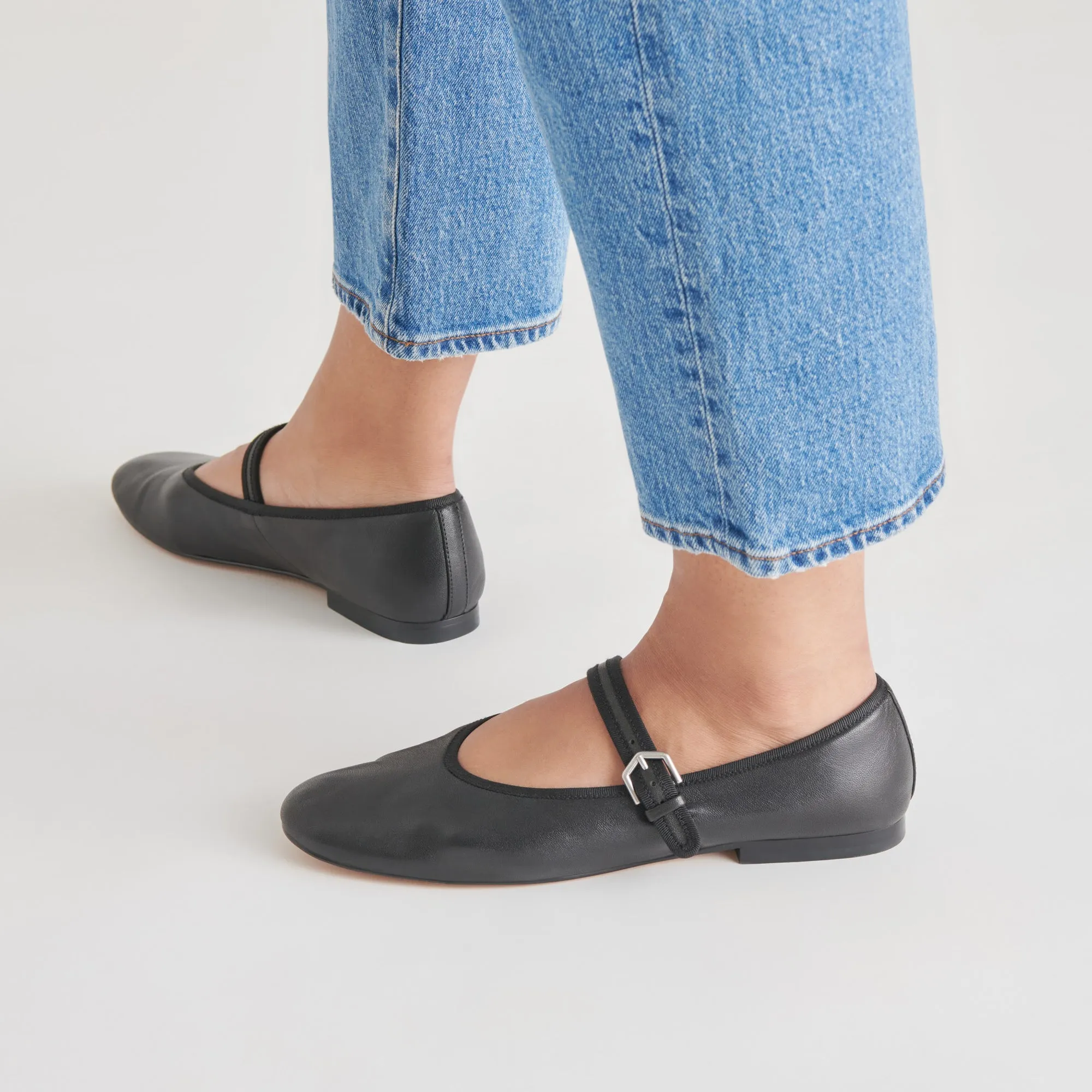 ROSLYN BALLET FLATS BLACK LEATHER