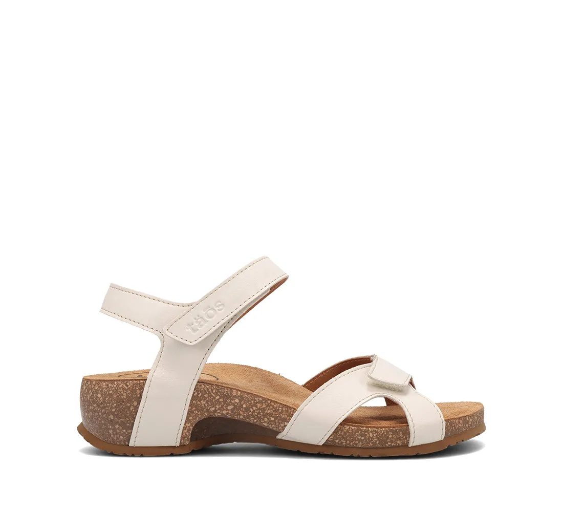 Women's Taos Locke Color: Off White